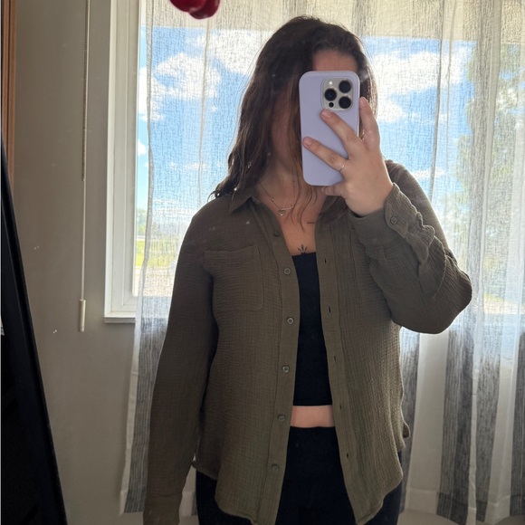 Calvin Klein Button Up - Picture 3 of 4